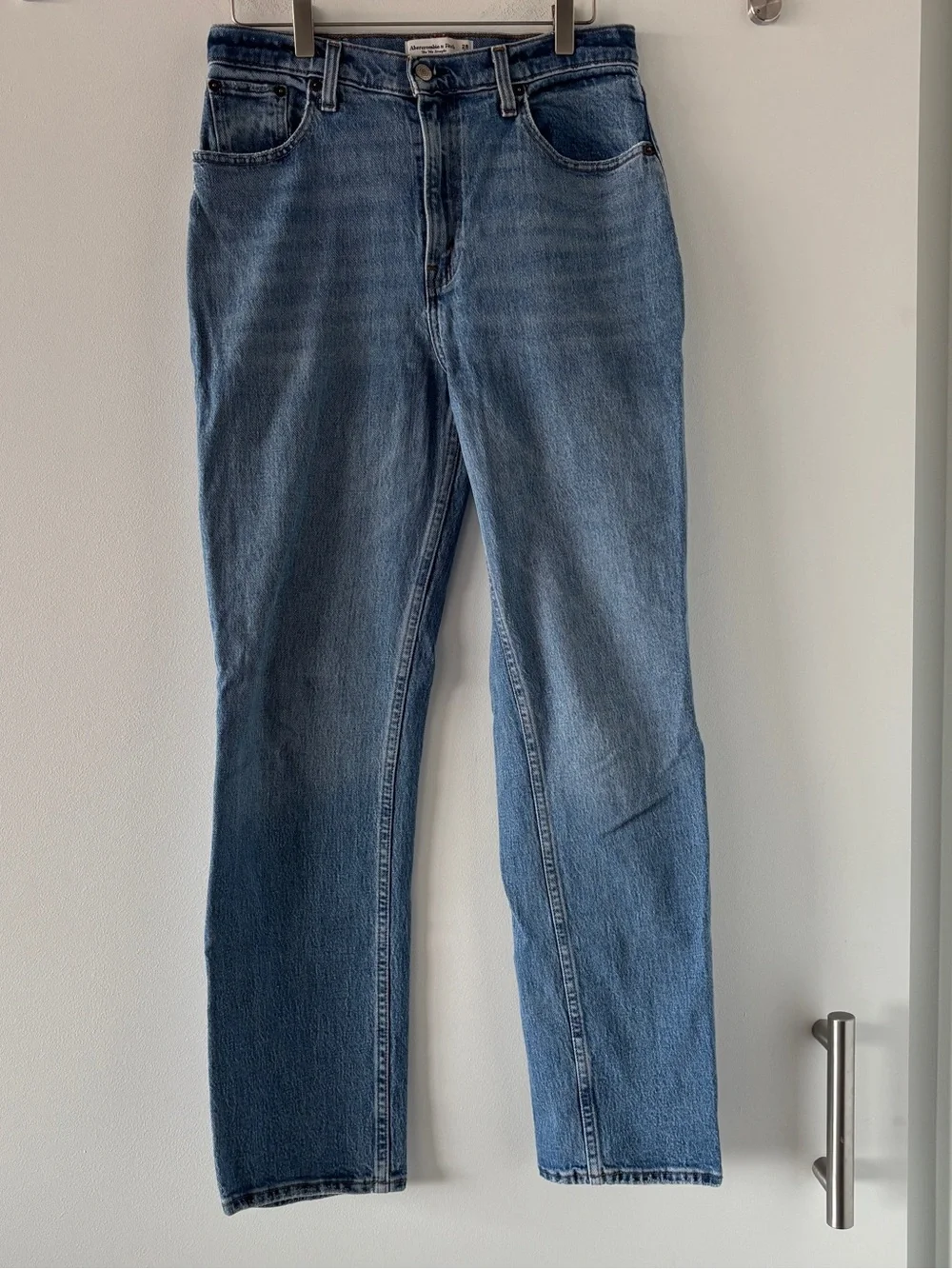 Abercrombie & Fitch High Rise 90s Straight Jeans